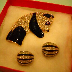 Vintage Gold Tone Black & White Enamel Rhinestone Panda Bear Brooch Pin